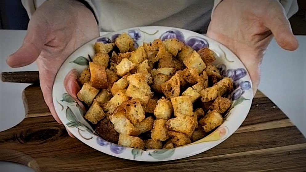 homemade croutons in the air fryer